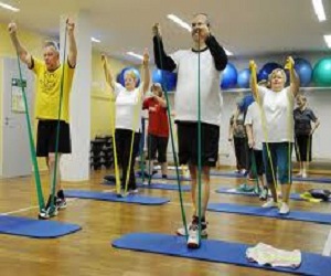   مصر اليوم - مدرب ينصح بتخفيف أو وقف ممارسة الرياضة عند المرض