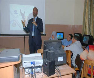   مصر اليوم - وفد من الاتصالات يزور أسيوط لتطبيق التعليم الإلكترونى