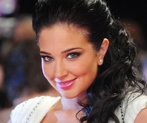   مصر اليوم - أكس فاكتور تقدم علاجًا لتجاعيد البشرة من سم الثعبان