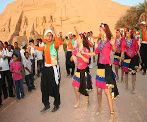 مصر اليوم - افتتاح مهرجان أسوان الدولي للثقافة والفنون بمشاركة فرق دولية