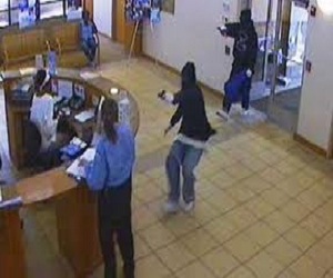   مصر اليوم - اعتقال أميركي للمرّة الـ 75 بعد سطوه على مصرف