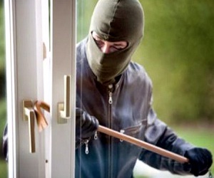   مصر اليوم - بريطاني ظل يسرق طليقته أسبوعيًا لمدة 3 سنوات