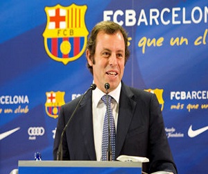 مصر اليوم - برشلونة وبيل غيتس يكافحان شلل الأطفال