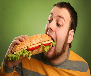   مصر اليوم - تناول الوجبات السريعة لمدة شهر يضر بالكبد