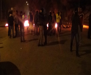   مصر اليوم - محتجون يغلقون 4 طرق في سيناء