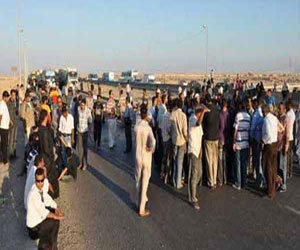   مصر اليوم - أهالي الحمادية في سوهاج يقطعون الطريق بعد خطف أحد أبناء القرية