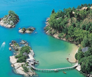   مصر اليوم - جزيرة تروكس ومنتجع باروت أشهر وجهات شهر العسل