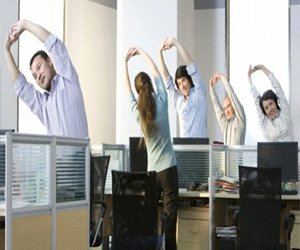   مصر اليوم - إرخاء العضلات تمكّن الموظف من مواصلة عمله بحيوية