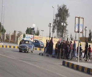   مصر اليوم - استمرار قطع طريق العريش لليوم الـ 4 على التوالي