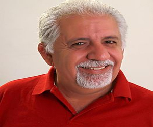   مصر اليوم - يوسف غيشان لـمصراليوم:انتفاضة نيسان وراء كتابتي الساخرة وأنا مع ميلشيتها