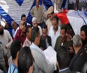   مصر اليوم - جلسة عرفية لحكمدار الغربية لاحتواء غضب قرية الهياتم