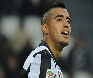   مصر اليوم - أرتورو فيدال : ليونيل ميسي أفضل من دييغو مارادونا