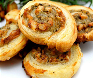   مصر اليوم - بالميرا بالجبنة الزرقاء والدجاج