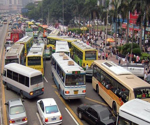 مصر اليوم - جهود ضد الفوضى المرورية والضباب الدخاني في الصين