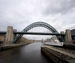   مصر اليوم - هندسة عين شمس تنشئ أول معمل لاختبار المنشآت الحديدية في مصر