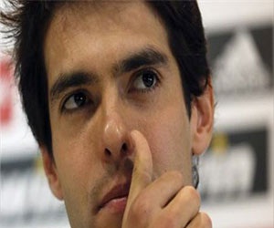   مصر اليوم - كاكا : نحن لا نفكر في وضع برشلونة في أزمة