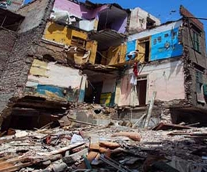   مصر اليوم - الانتهاء من رفع أنقاض عقار محرم بك وإخلاء عقارين مجاورين