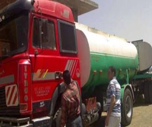   مصر اليوم - ضبط 2 طن و600 لتر وقود قبل تهريبها في شمال سيناء