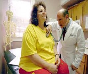   مصر اليوم - السمينون يعيشون أطول من النحفاء في الظروف المجهدة نفسيًا