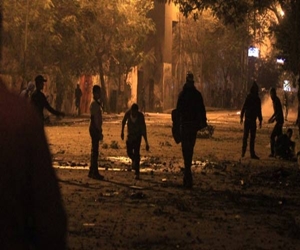   مصر اليوم - متظاهرون يقتحمون مديرية أمن المنصورة