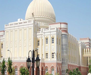 مصر اليوم - إغلاق الجامعة البريطانية أسبوع بسبب المظاهرات الرافضة للرسوم