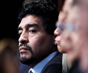   مصر اليوم - دييغو مارادونا: برشلونة تقطعت أوصاله منذ مغادرة غوارديولا