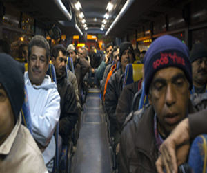   مصر اليوم - إسرائيل تطلق خدمة حافلات خاصة بالعرب وسط اتهامات بالعنصرية