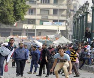   مصر اليوم - كوبري قصر النيل يشهد شللاً مروريًا إثر تجدد الاشتباكات مع الأمن