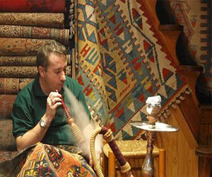   مصر اليوم - الشيشة تنقل الأمراض رغم تغيير المبسم