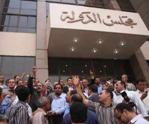   مصر اليوم - الإداري يوقف انتخابات البرلمان ويحيل مشروع القانون للدستورية