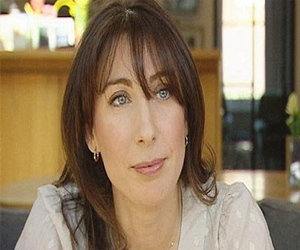   مصر اليوم - زوجة كاميرون تعد فطائر لتوزيع عائدها على الفقراء