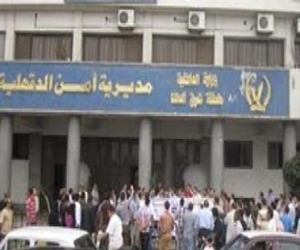   مصر اليوم - أمن المنصورة يحتجون على حبس زميلهم المتهم بدهس المتظاهر