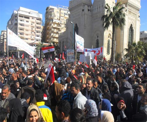   مصر اليوم - متظاهرو الإسكندرية المجلس المحلي مغلق بأمر الثوار