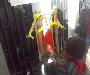   مصر اليوم - إغلاق أقسام الدقهلية والاكتفاء بتأمينها لإقالة وزير الداخلية