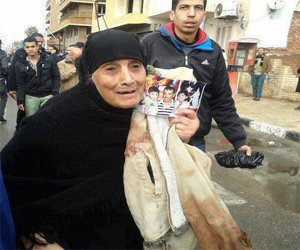   مصر اليوم - تشييع جنازة أحد الفدائيين في السويس وإطلاق اسمه على إحدى المدارس