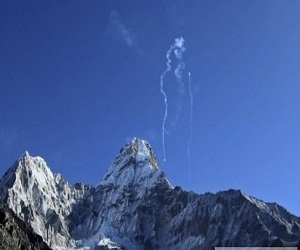   مصر اليوم - بولنديون يصلون إلى إحدى قمم الهملايا للمرة الأولى في الشتاء