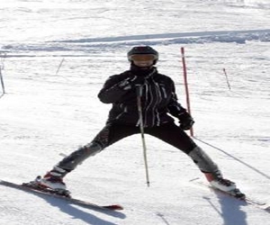 مصر اليوم - افتتاح الأسبوع الدولي الـ23 التزلّج على الثلج