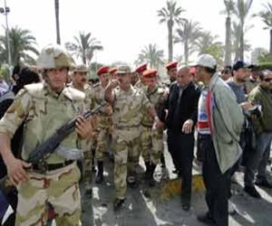   مصر اليوم - الشرطة تخلي مبنى مديرية أمن بورسعيد والجيش يتولى تأمينها