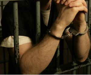   مصر اليوم - القبض على عاطل سرق السلاح الميري لأمين شرطة في طلخا