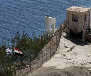   مصر اليوم - أعتقال متسللاً إسرائيليًا و طرد ناشطًا فرنسيًا