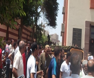   مصر اليوم - بني سويف تشيع فقيدها وأسرته تنفي انتمائه لأي حزب سياسي