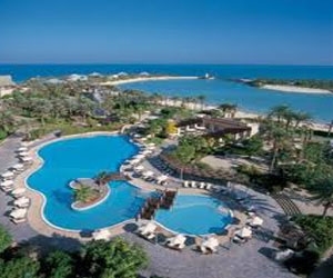 مصر اليوم - أبوظبي الوطنية للفنادق تفتتح منتجع ريتز كارلتون