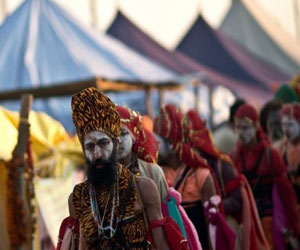   مصر اليوم - أكثر من 120 مليون هندي غسلوا ذنوبهم في كومبه ميلا