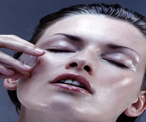   مصر اليوم - حمامات الثلج أحدث علاج مضاد للتجاعيد