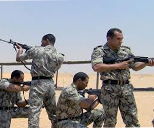   مصر اليوم - الجيش يحبط محاولات تهريب أسلحة ومواد مخدّرة