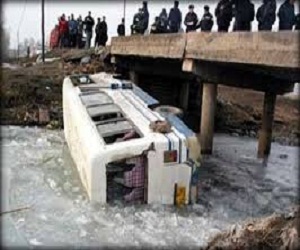   مصر اليوم - مقتل 14 شخصاً وجرح 9 آخرين بانقلاب حافلة وسط الصين