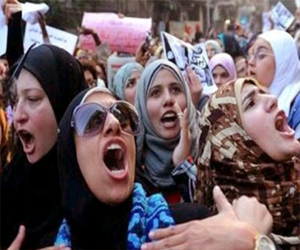   مصر اليوم - مسيرة نسائية وسط القاهرة ضد التحرش والإقصاء في اليوم العالمي للمرأة