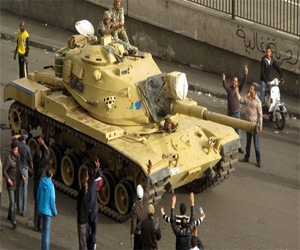   مصر اليوم - مصدر عسكري: الجيش لن يسمح بميليشيات في الشوارع