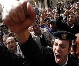   مصر اليوم - أمناء شرطة يغلقون مركز شرطة أبو صوير