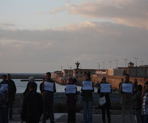   مصر اليوم - سلال بشرية في الإسكندرية تطالب بالإفراج عن الناشطين المعتقلين